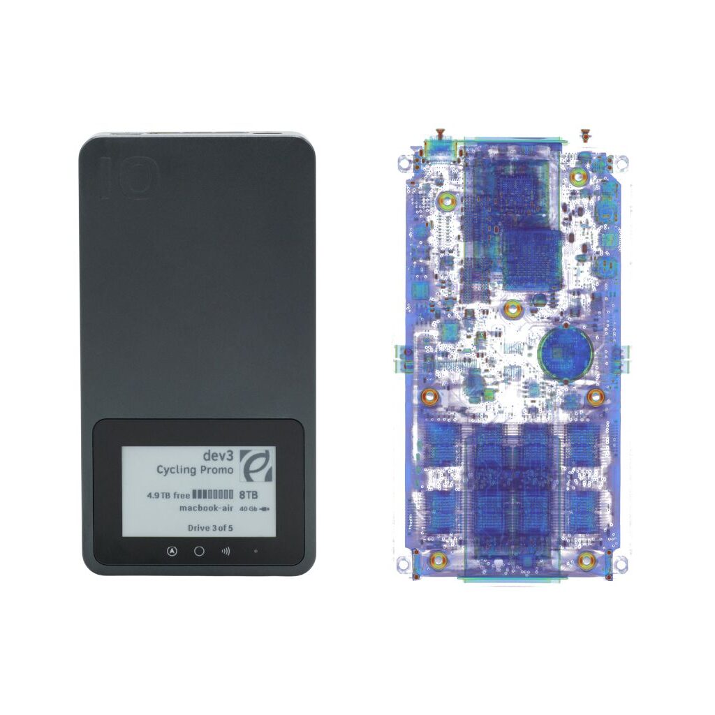 Inside the Smart Drive Pro Mini, X-Ray image of the technological pieces on the inside of the device